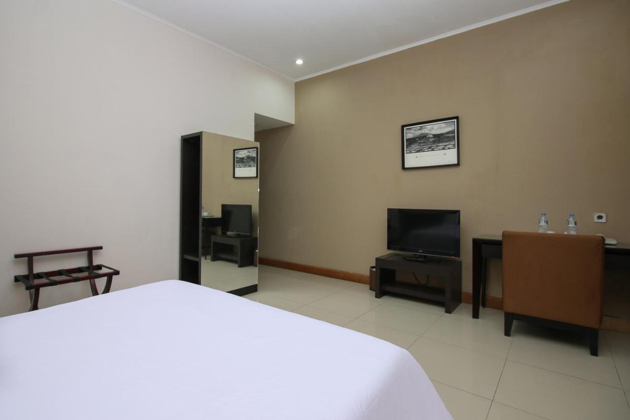 Sky Hotel Buah Batu 1 Bandung Extérieur photo